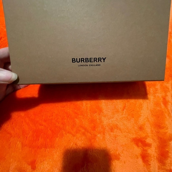 Burberry Novacheck sunglasses - Picture 9 of 9